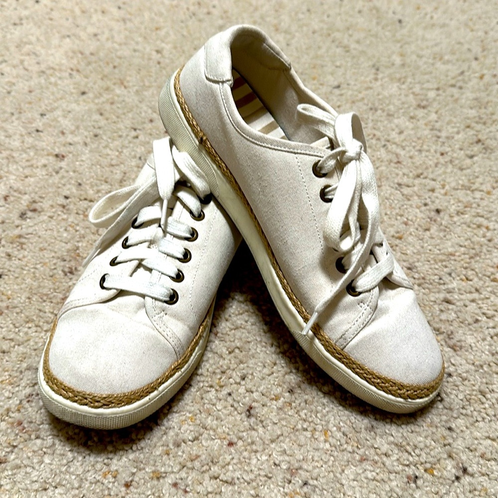 Vionic Sunny Hattie Canvas Sneakers size 7
